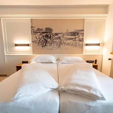 伊格尔斯运动酒店 4*