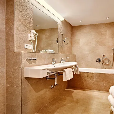 스포츠호텔 이글스 4* 인스브루크